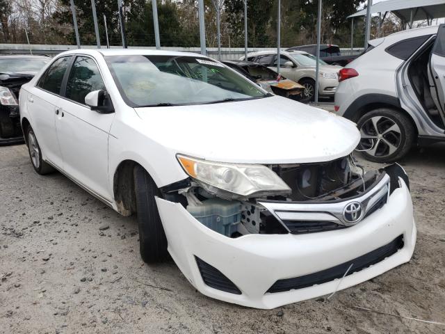 Toyota Camry base (2012)