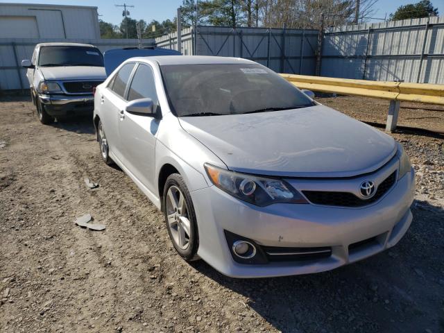 Toyota Camry base (2012)