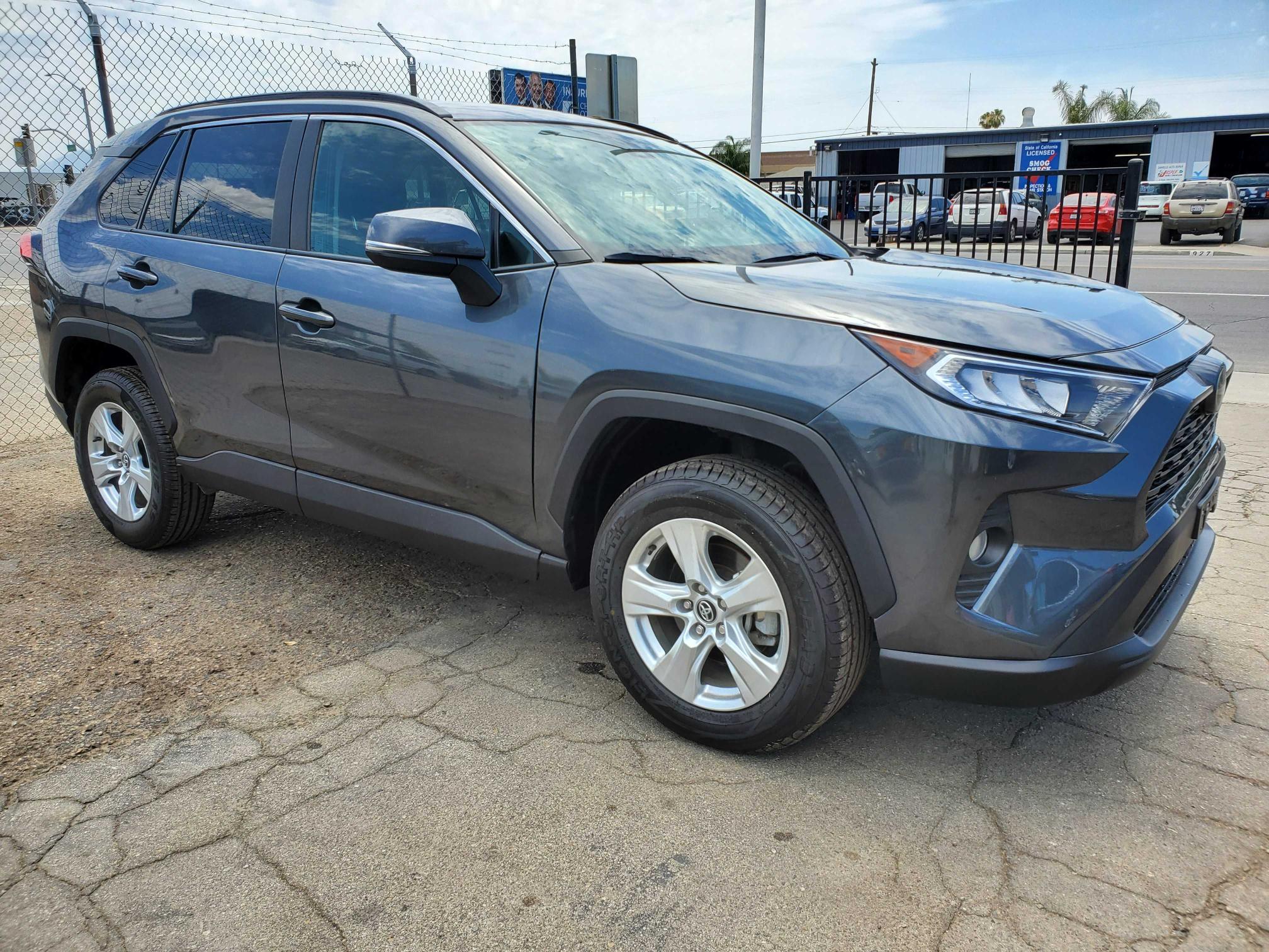 Toyota Rav4 xle (2020)