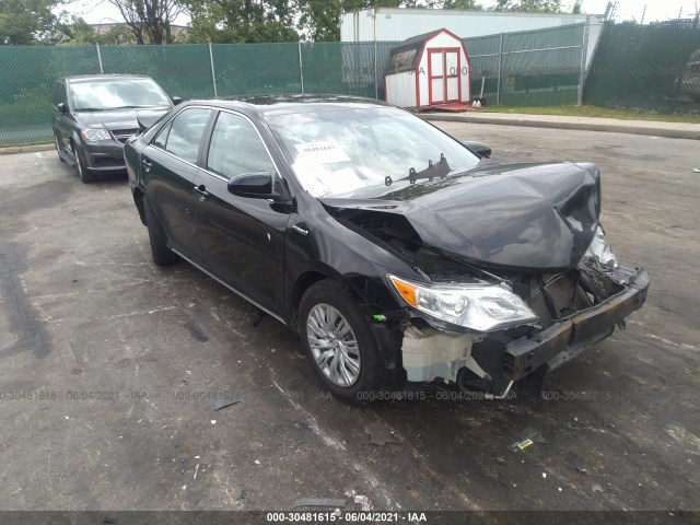 Toyota Camry hybrid (2014)