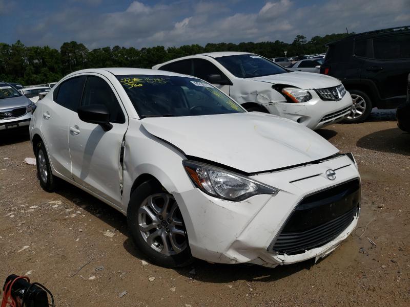 Toyota Scion ia (2016)