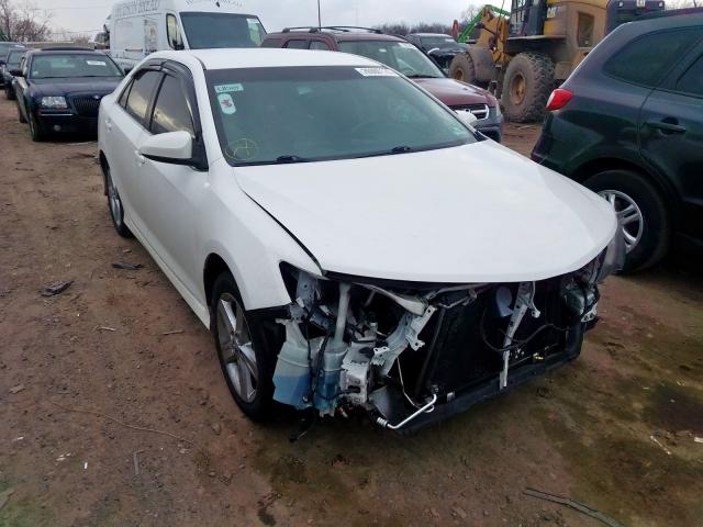 Toyota Camry base (2012)