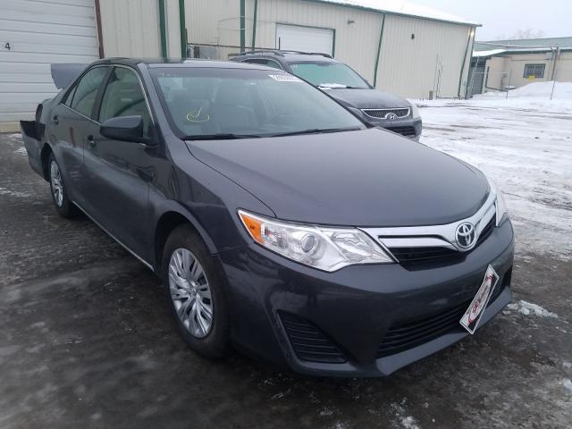 Toyota Camry base (2012)