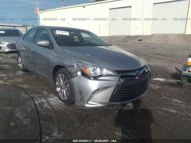 Toyota Camry hybrid (2015)