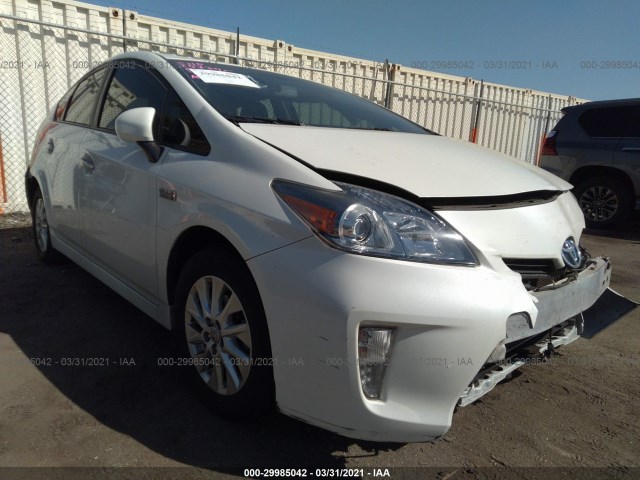 Toyota Prius plug-in (2014)