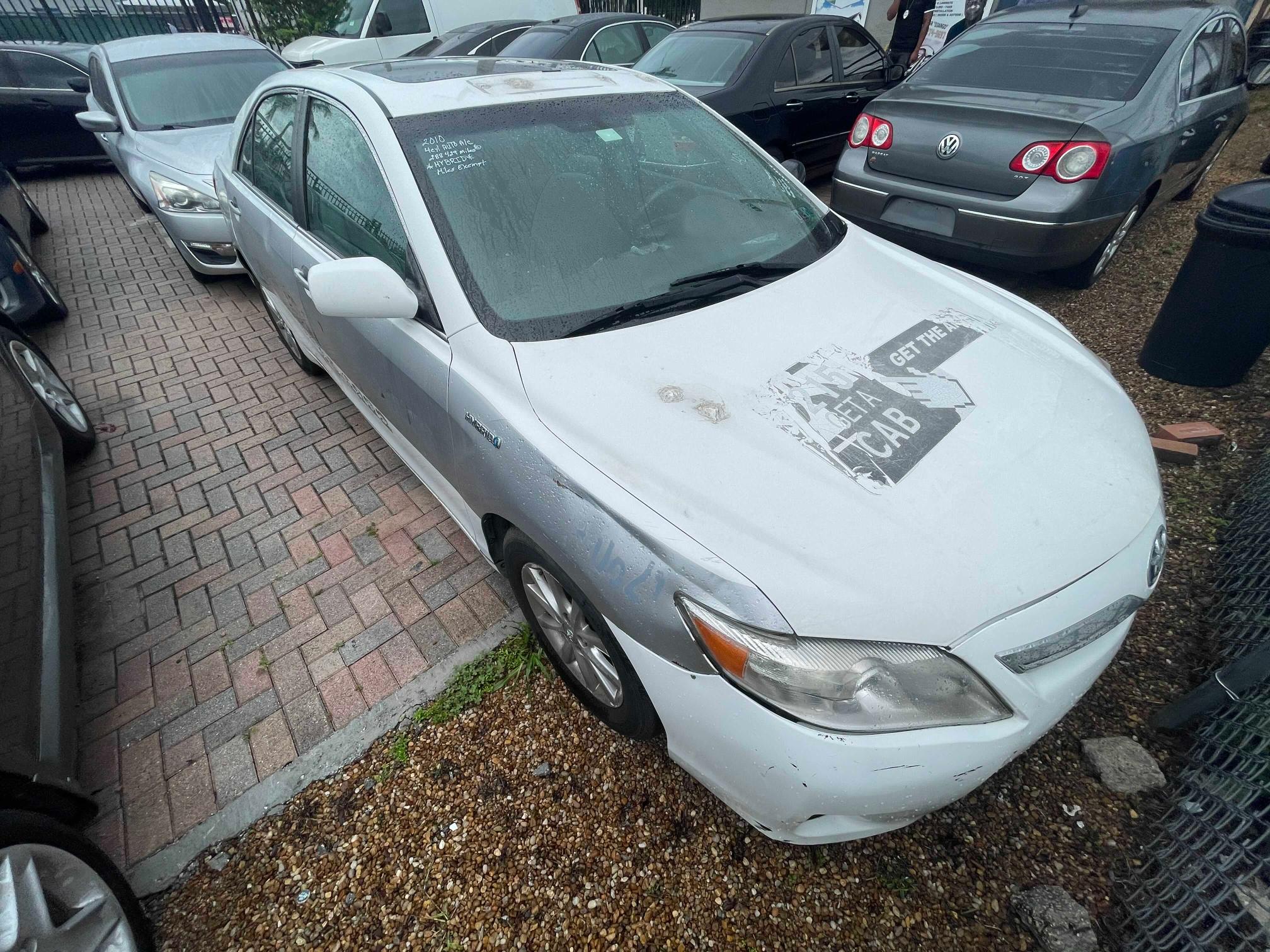 Toyota Camry hybr (2010)