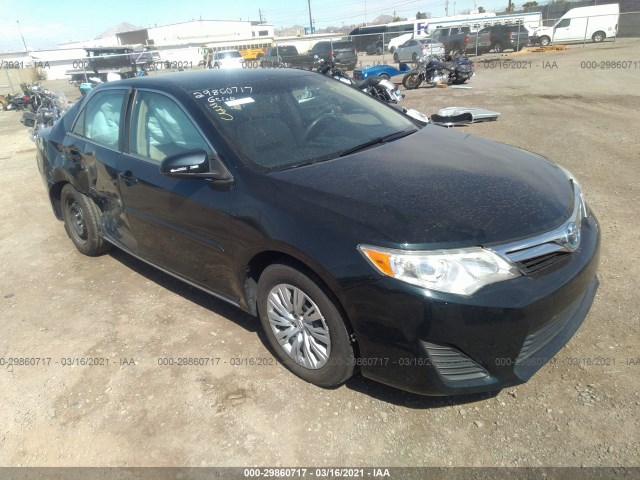 Toyota Camry hybrid (2014)
