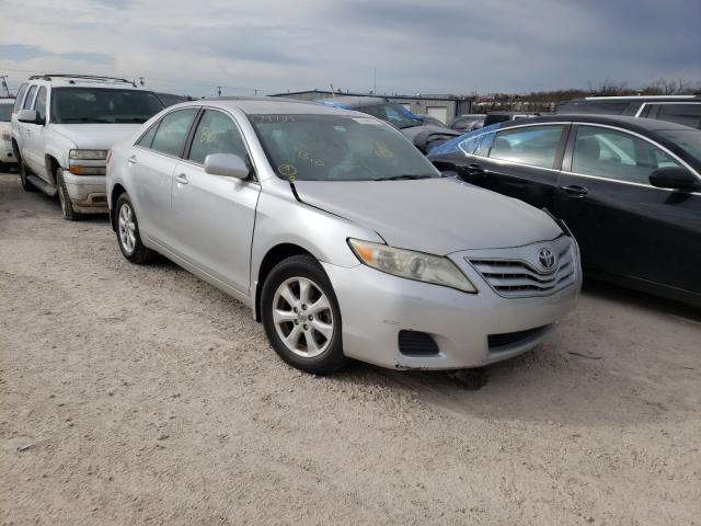 Toyota Camry base (2011)