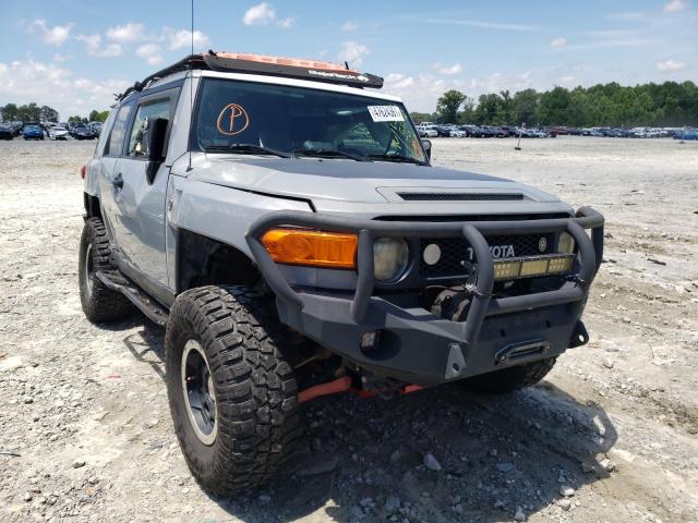 Toyota Fj cruiser (2013)