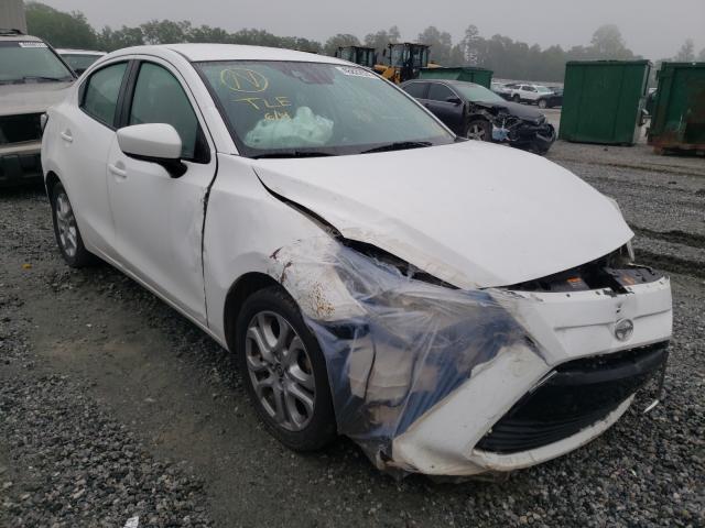 Toyota Scion ia (2016)