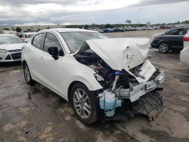 Toyota Scion ia (2016)