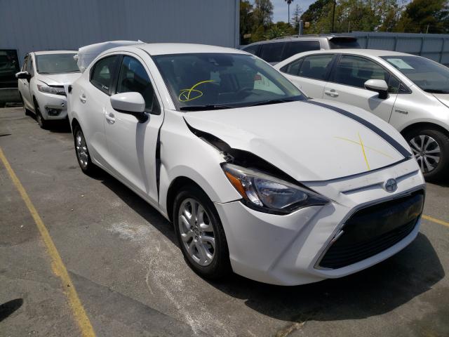 Toyota Scion ia (2016)