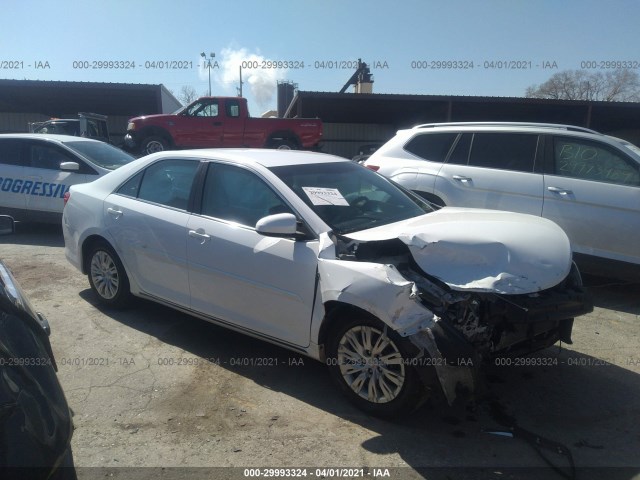 Toyota Camry hybrid (2014)