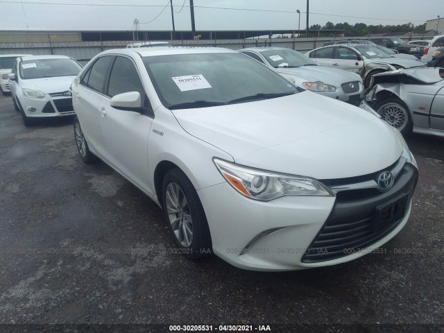 Toyota Camry hybrid (2015)