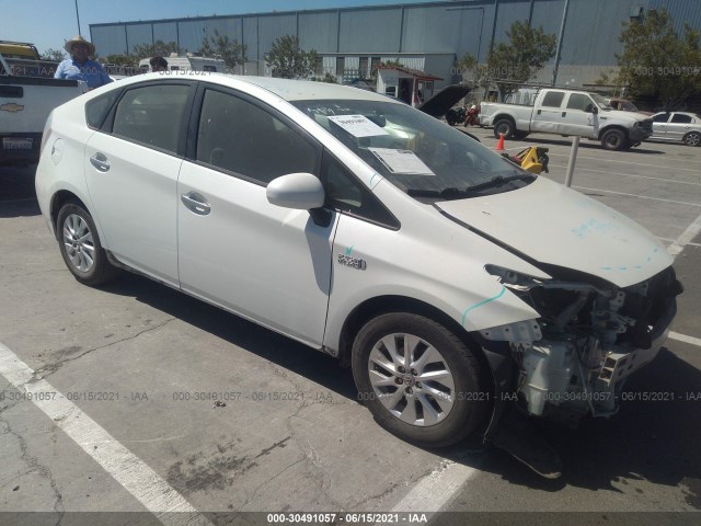 Toyota Prius plug-in (2014)