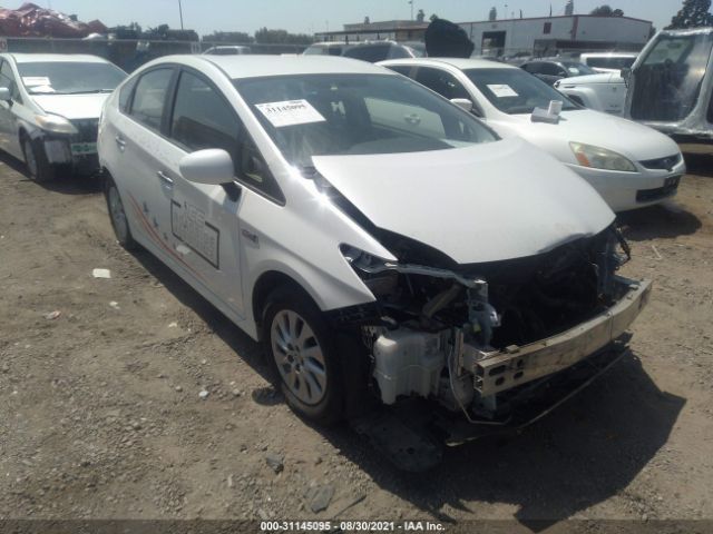 Toyota Prius plug-in (2014)