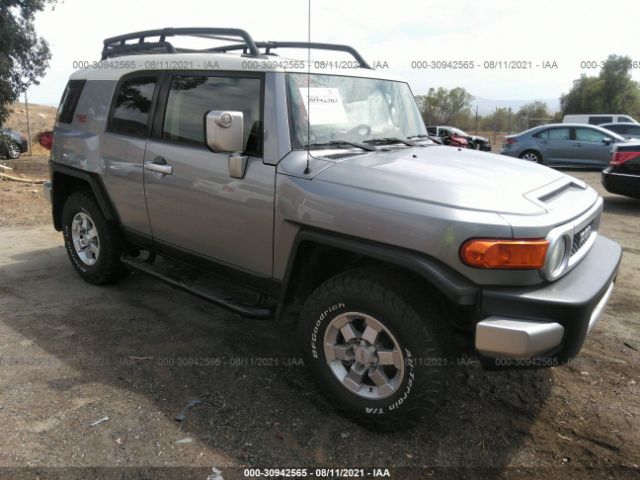 Toyota Fj cruiser (2012)