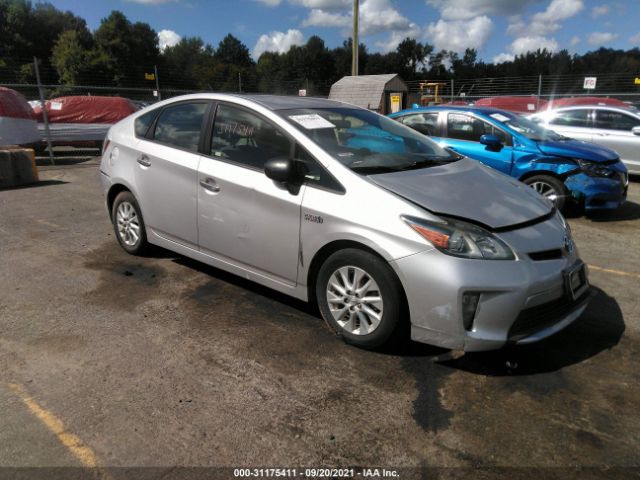 Toyota Prius plug-in (2014)