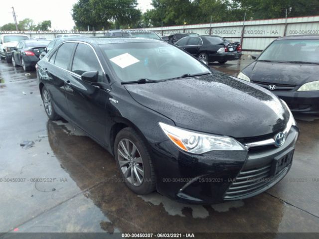Toyota Camry hybrid (2016)
