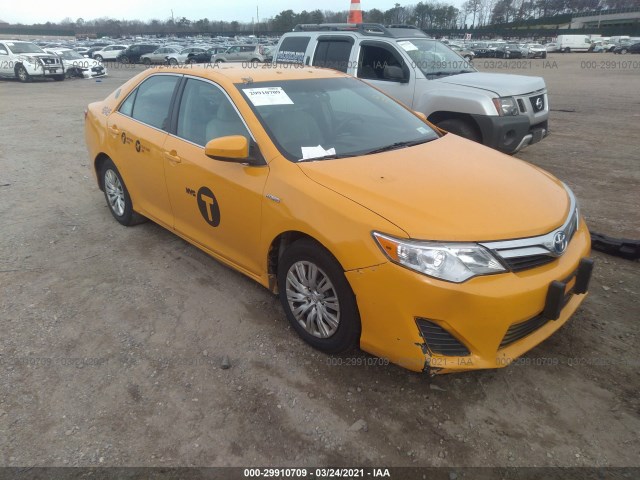 Toyota Camry hybrid (2014)