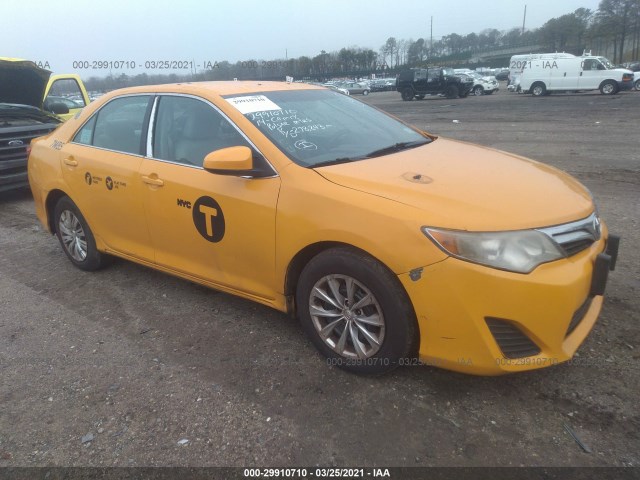 Toyota Camry hybrid (2014)