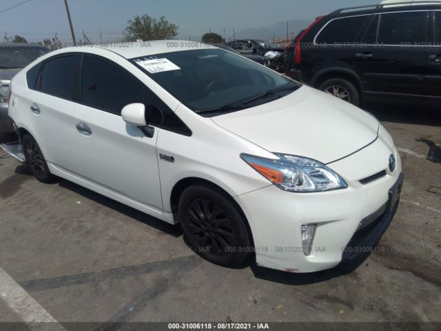 Toyota Prius plug-in (2014)