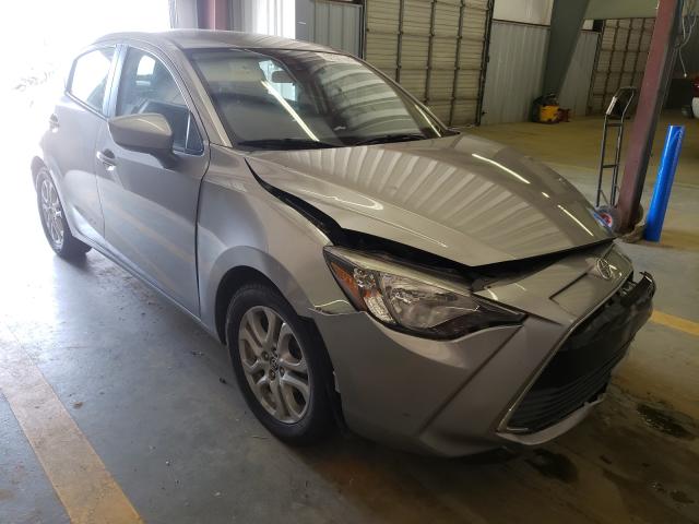 Toyota Scion ia (2016)
