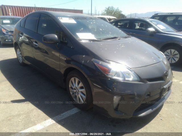 Toyota Prius plug-in (2014)