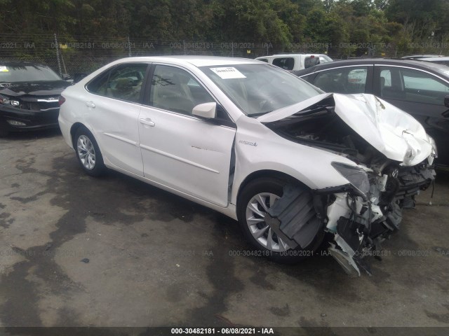 Toyota Camry hybrid (2015)