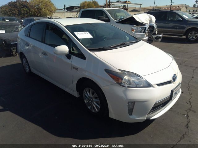 Toyota Prius plug-in (2014)