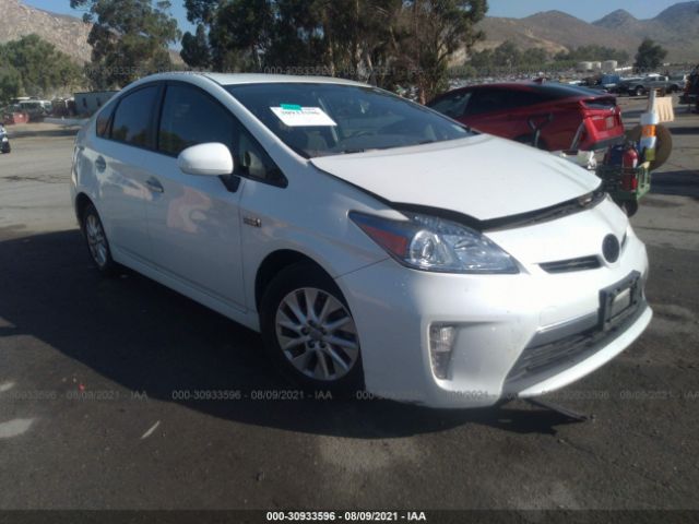 Toyota Prius plug-in (2014)