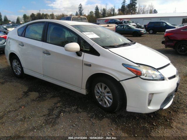 Toyota Prius plug-in (2014)