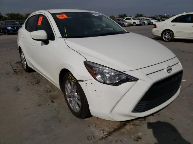 Toyota Scion ia (2016)
