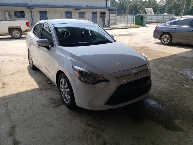Toyota Scion ia (2016)