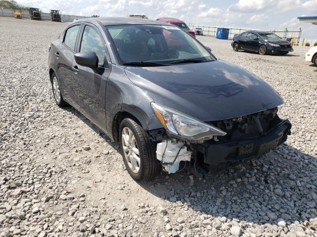 Toyota Scion ia (2016)