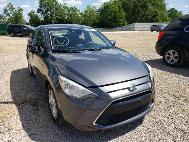 Toyota Scion ia (2016)