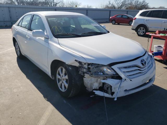 Toyota Camry base (2010)