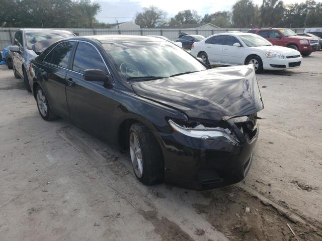 Toyota Camry base (2011)