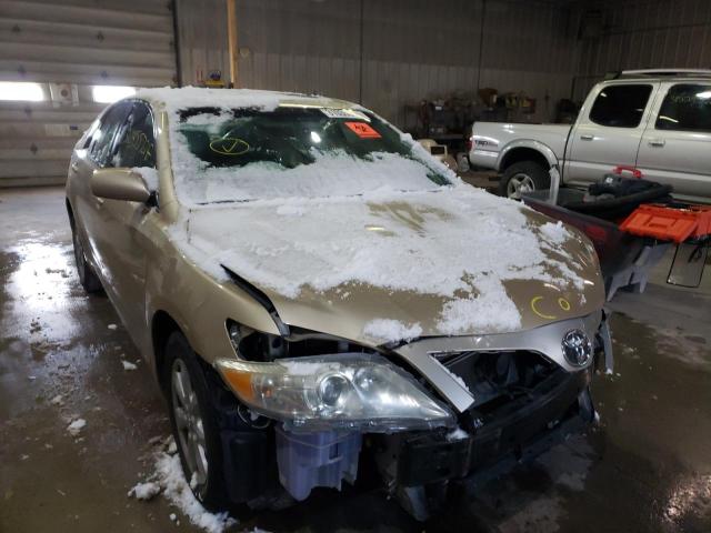 Toyota Camry base (2011)