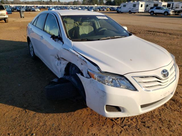 Toyota Camry base (2011)
