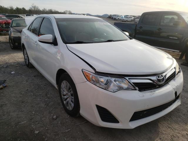 Toyota Camry base (2012)