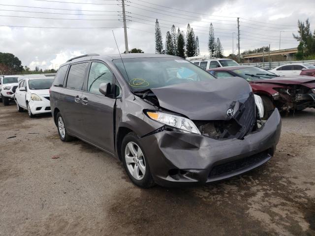 Toyota Sienna le (2012)