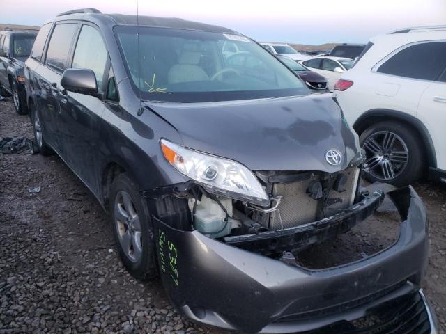 Toyota Sienna le (2014)