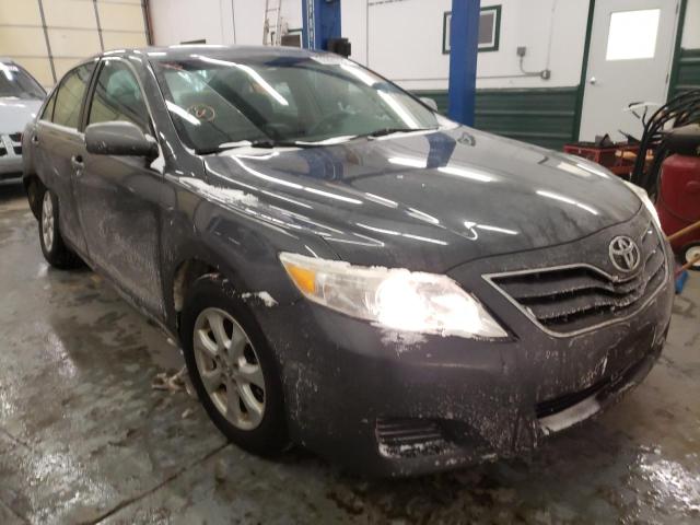 Toyota Camry base (2011)