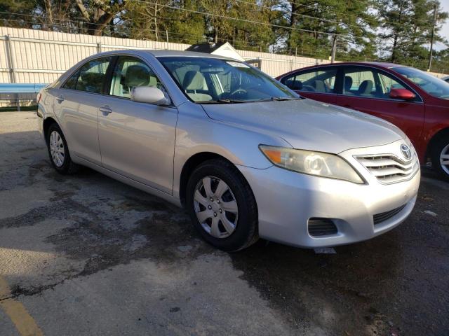 Toyota Camry base (2011)