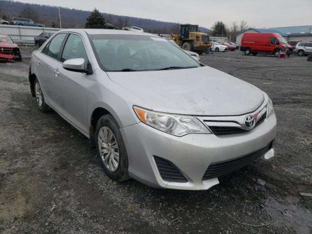 Toyota Camry base (2012)