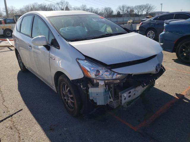 Toyota Prius v (2016)
