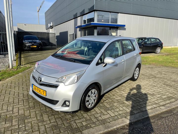Toyota Verso-s (2011)