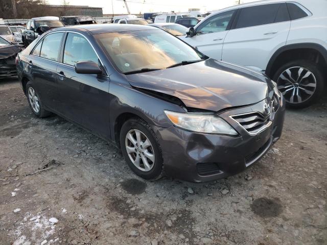 Toyota Camry base (2011)