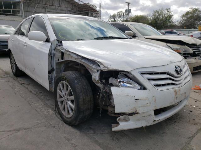 Toyota Camry base (2011)